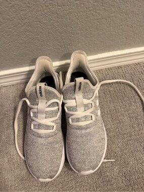 Women’s Adidas Cloudfoam size 9